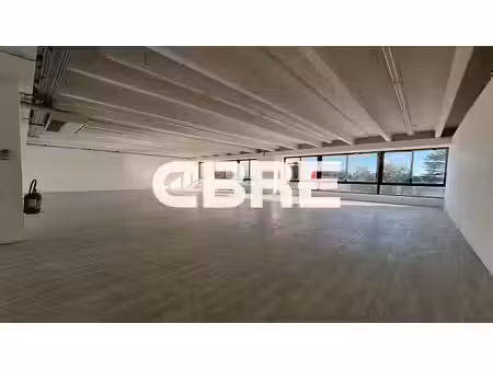location local d'activités villeneuve loubet 350 m²