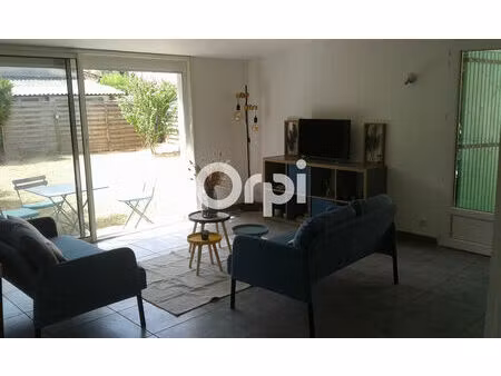 location maison 4 pièces 87m2 château-arnoux-saint-auban 04160 - 900 € - surface privée