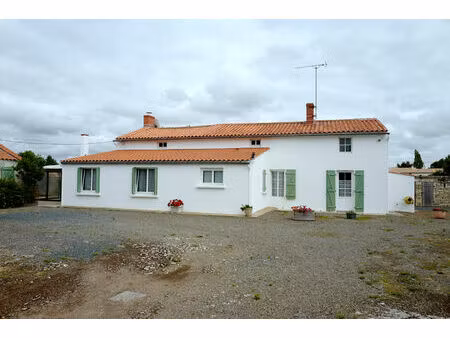 vente maison 6 pièces  105.00m²  la bretonnière