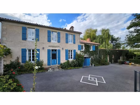 vente propriété 7 pièces 252.7 m² à sainte-hermine (85210)  367 000 €