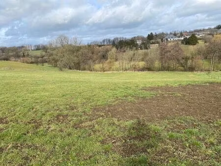 beau terrain de 1ha 28ares