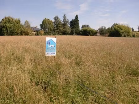 superbe terrain à bâtir dans cadre verdoyant et champêtre