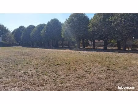 terrain constructible non viabilisé - superficie 2344 m²