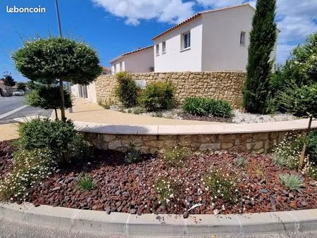 terrain 425 m² montagnac