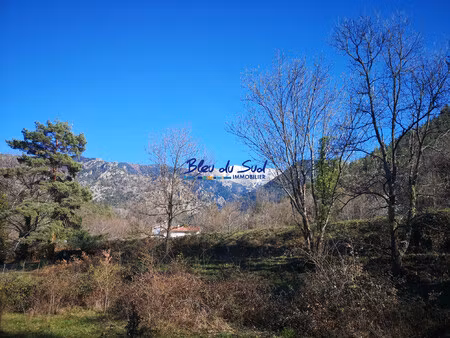 terrain constructible avec petite construction à rénover