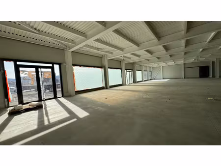 local neuf de 288 54m2 en zone commerciale au luc en provenc