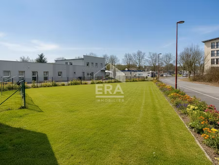 locaux professionnels et commerciaux de 570m² avec parking