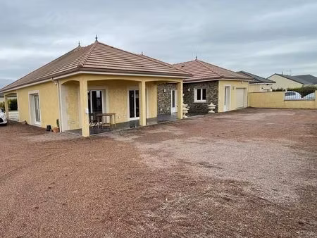 maison 6 pièces 208 m²