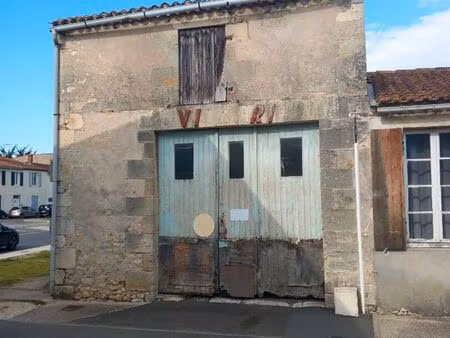 parking/box 1 pièce 46 m²