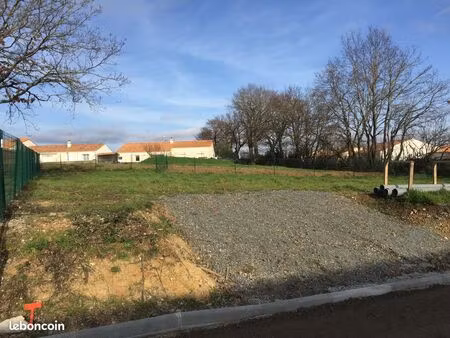 terrain viabilisé - lot 9 77 500 403m2