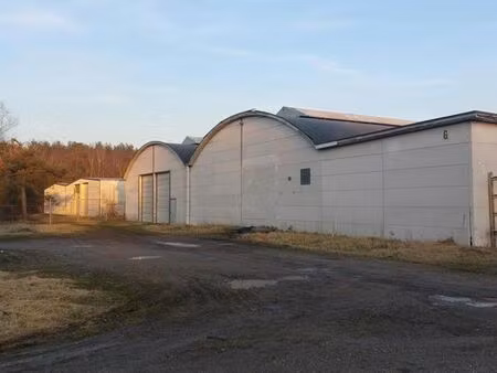 entrepôt/halle de production à partir d'environ 2 100 m²