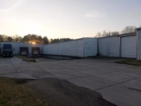 entrepôt/halle de production à partir d'environ 2 100 m²