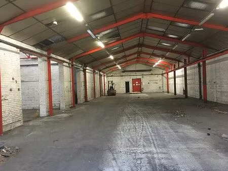 location local d'activités la courneuve 1 840 m²