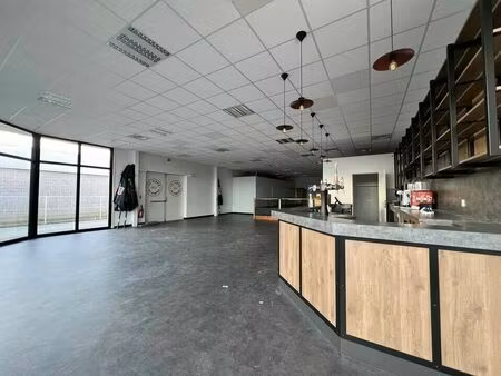 location commerce 236 m² à tours (37100)