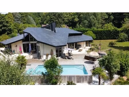 maison d'architecte avec piscine  au calme et sans vis à vis !