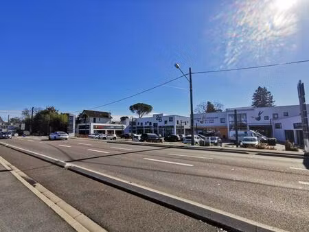 magnifique local commercial  medical ou bureaux route de tarbes a bizanos