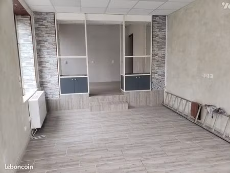 local d'activités 42 m² cezy