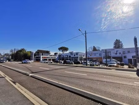 local bureaux 125 m²