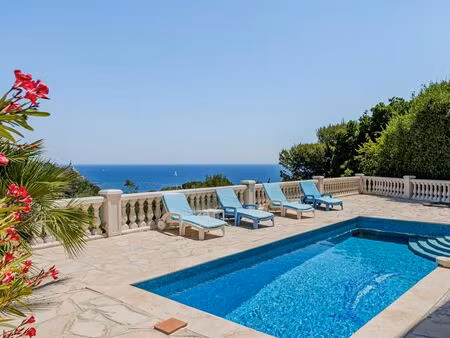 location maison 6 pièces 150m2 saint-mandrier-sur-mer (83430) - 1550 € - surface privée