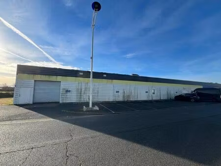 location commerce 325 m² à chambray-lès-tours (37170)