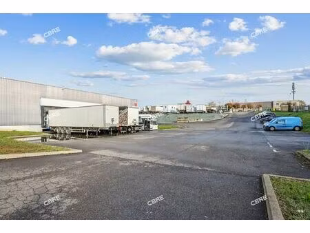 location local d'activités egly 2 750 m²