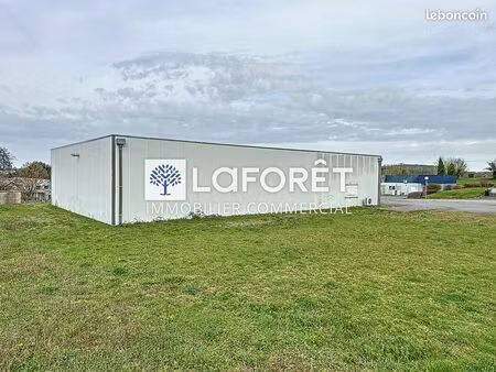 local 392 m² cerizay