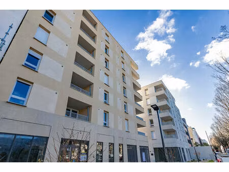 bld j. verne - dans copropriété neuve  bel appartement 4 pièces s'ouvrant sur deux loggias