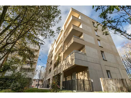 bld j. verne - dans copropriété neuve  bel appartement 5 pièces s'ouvrant sur une terrasse