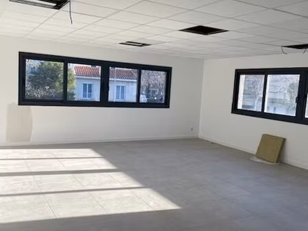 location bureau 50m2 cabestany 66330 - 600 € - surface privée