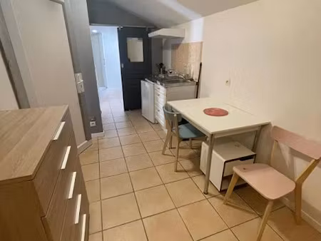 location meublée appartement 1 pièce 19 m² à mont-de-marsan (40000)  355 €
