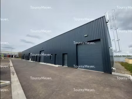 local d'activites a louer