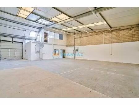 location local industriel 220 m² à évry-courcouronnes (91000)