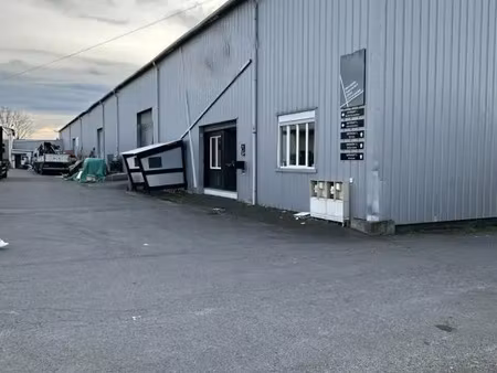 local d'activité a louer