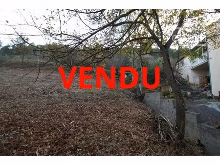 vendu terrain de 2557 m² en 2 lots