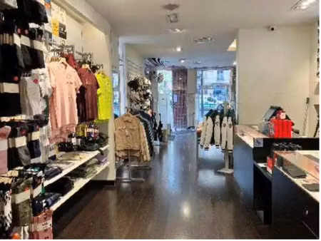 quartier saint michel belle boutique de 362 48 m2 en angle du boulevard à louer