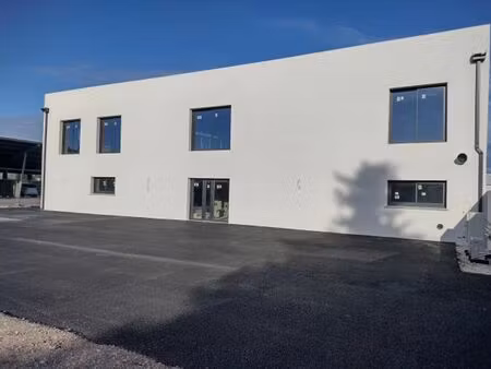 location bureau 85m2 perpignan 66000 - 1190 € - surface privée