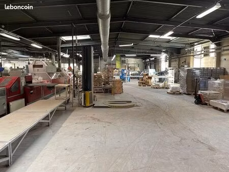 local industriel 1 600 m²