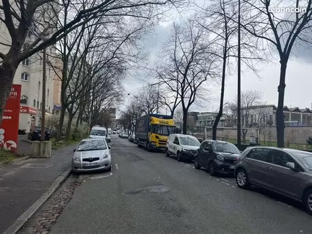 boutique 180 m² vanves