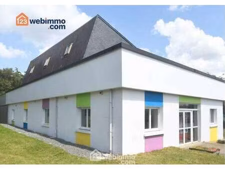 vente bureaux et commerces à rostrenen (22110) : à vendre / 480m² rostrenen