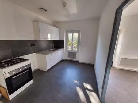 vente appartement 2 pièces 46 m² pierrefeu-du-var (83390)