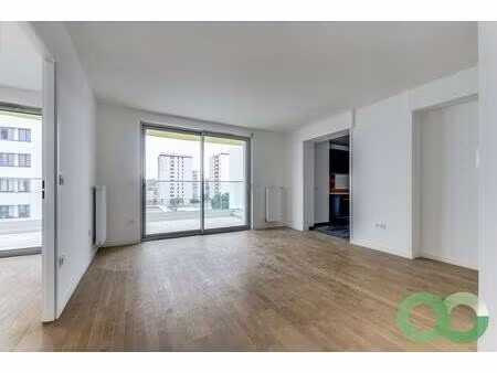 spacieux 2 pieces avec balcon