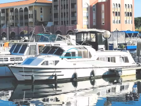 atypique et insolite   petite péniche 3 pièces
