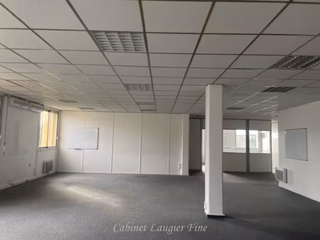 bureaux de 210 m2 au rue charles duchesne 13290 aix