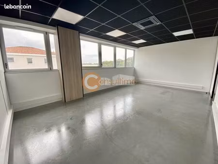 bureaux 65 m²