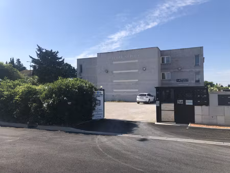 chateaurenard immeuble de bureaux loues