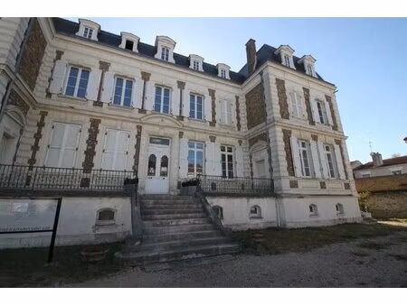 corbeil-essonnes (91) - immeuble a vendre 1097m²