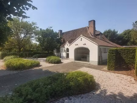 uniek kantoorgebouw te izegem