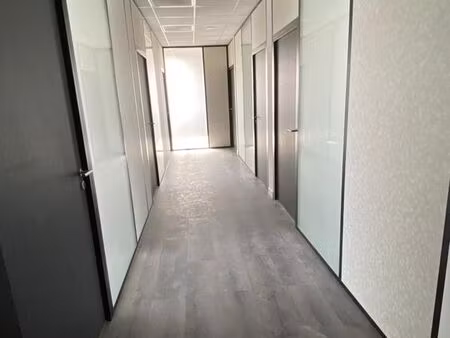 bureaux rénovés et climatisés de 22m²