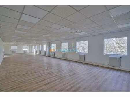 location bureau 143 m² à lognes (77185)