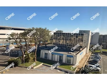 location bureau st laurent du var 845 m²